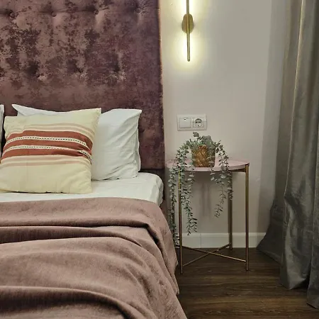 Soft Pink Apartment Mukacheve Exterior photo